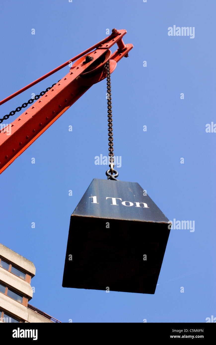 Ton Weight Hi res Stock Photography And Images Alamy Ton Weight Hi res Stock Photography And Images Alamy